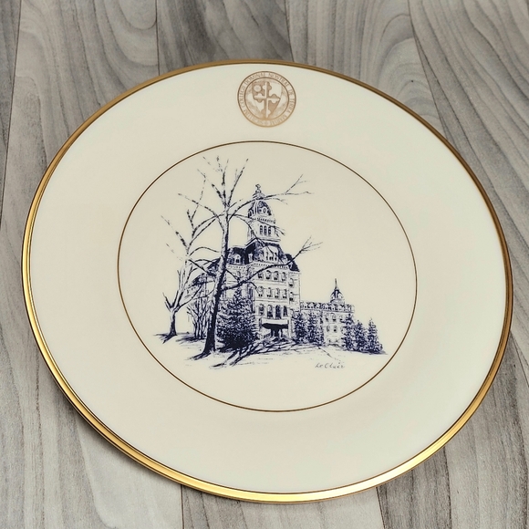 Lenox Plate College of Notre Dame of Maryland Gibson Hall Limited Edition 10.5" - Picture 7 of 8